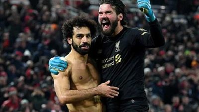 أليسون بيكر: احتفالي بهدف «صلاح» جنوني لتذكير اليونايتد بعام 2009