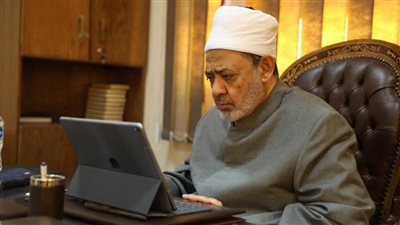عاجل.. الإمام الأكبر يعقد اجتماعا مع قيادات الأزهر عبر الفيديو كونفرانس
