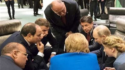 الأتراك يبرزون صورة 