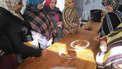 ورشة لتصنيع بلح الشام بمركز شباب برج العرب