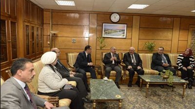 رئيس جامعة أسيوط يستقبل وفد جامعة الزرقاء الأردنية