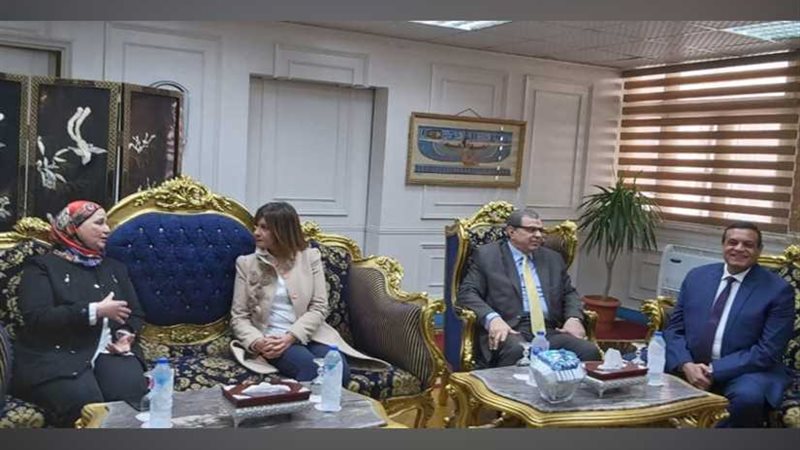 3 وزراء في البحيرة