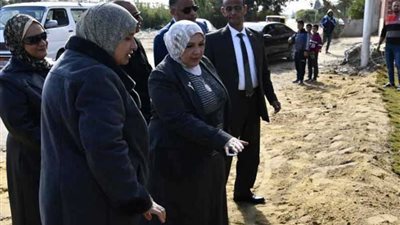 رئيس جامعة القناة تفتتح أعمال تجديد مدرسة الفصل الواحد بالكيلو ١٢