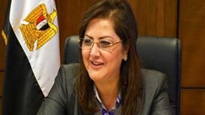 الحكومة: توجيه الاستثمارات إلى المحافظات الأكثر احتياجاً