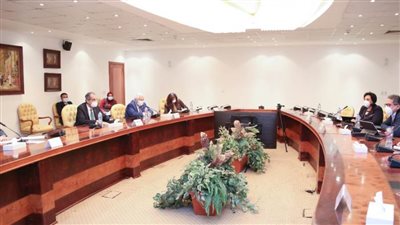 خط ساخن للعاملين بالسياحة 