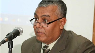 رئيس جامعة جنوب الوادى يفتتح قاعات لتدريب العاملين