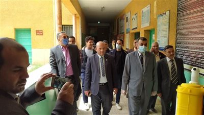 تعليم سوهاج تواصل تطهير وتعقيم المباني