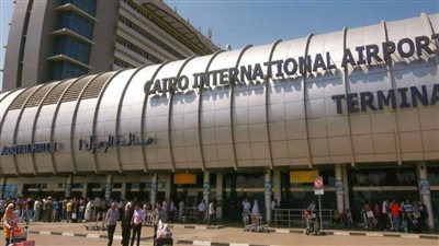 رحلة استثنائية لمصر للطيران لإعادة المصريين العالقين في لندن