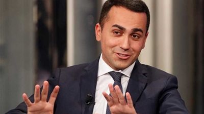 رئيس حزب خمس نجوم الإيطالي يعلن استقالته من منصبه