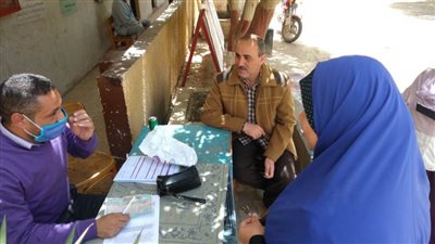 تعليم بني سويف يواصل توزيع شرائح التابلت على طلاب أولى ثانوي 