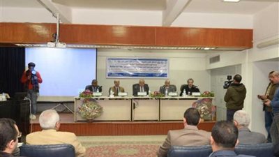 رئيس جامعة أسيوط: أهمية تكاتف جهود المستشفيات الجامعية مع مستشفيات الصحة