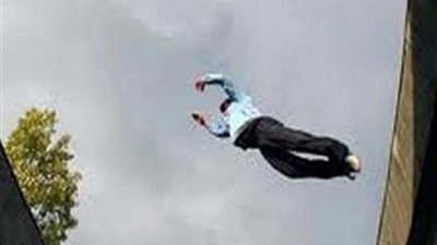 تشاجر مع والده فحاول الانتحار من الطابق الثالث بـ”المنوفية“