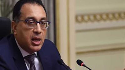 رئيس الوزراء يتابع تنفيذ مشروع إنتاج الألواح الشمسية