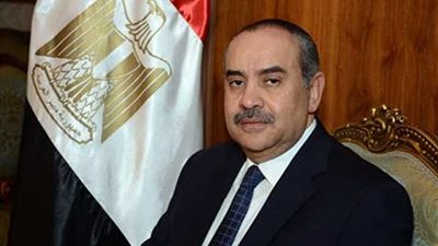 وزير الطيران يهنئ وزير الداخلية ورجال الشرطة