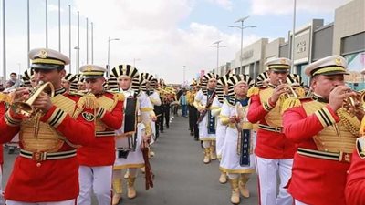 فرق الموسيقى العسكرية تجوب معرض الكتاب