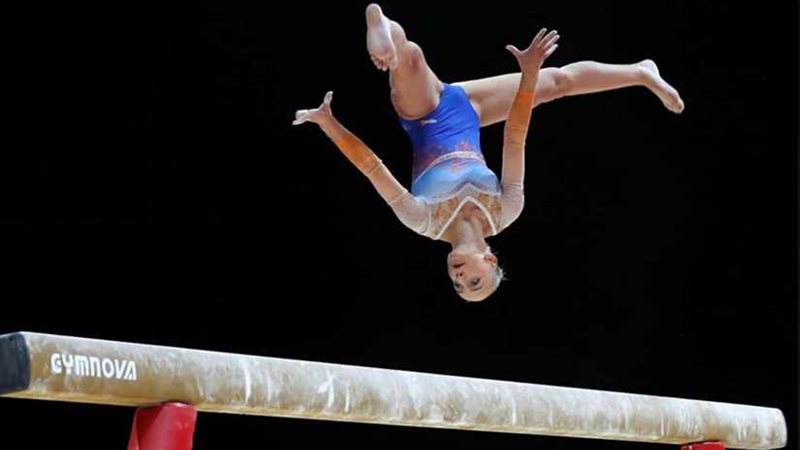 سبورتنج يتكفل بعلاج