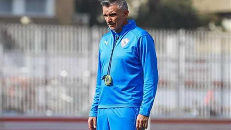 كارتيرون يعلن قائمة