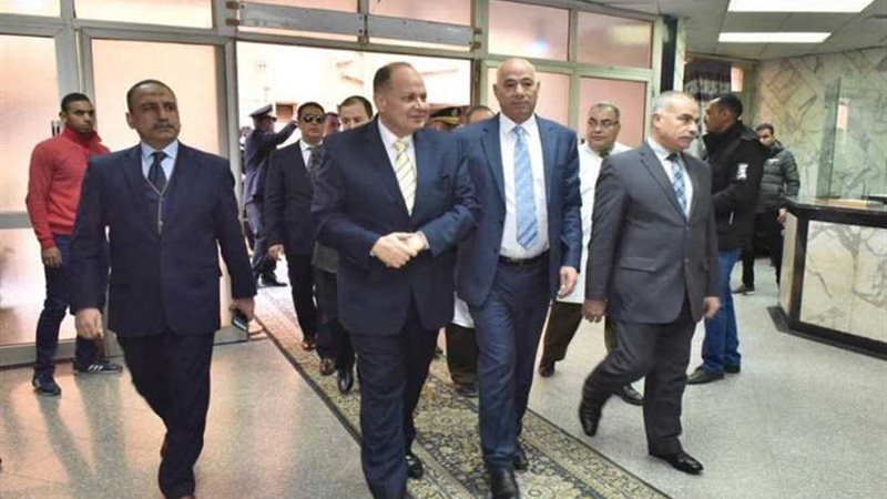 محافظ أسيوط يزور