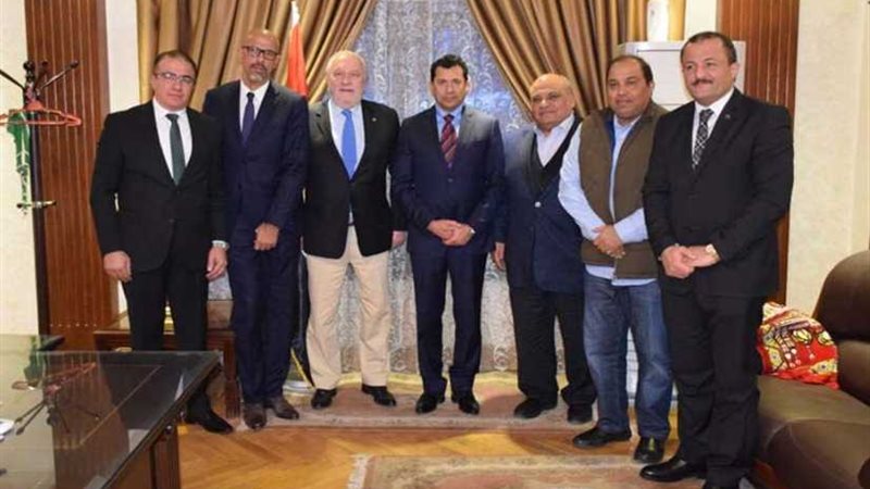 بالصور.. وزير الشباب