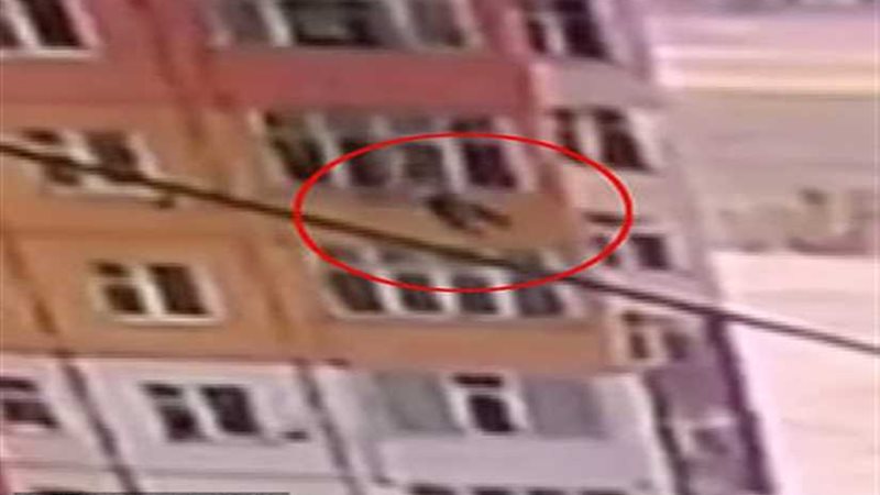 سقطت من برج ارتفاعه