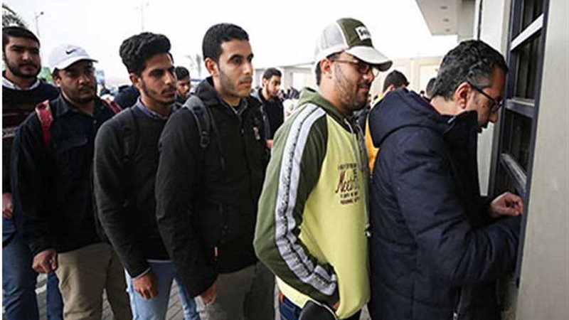 توافد الجمهور بأعداد