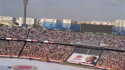 الآلاف يشاركون في احتفالية 