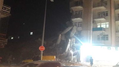 زلزال بقوة 6.8 درجة يضرب شرق تركيا (صور)