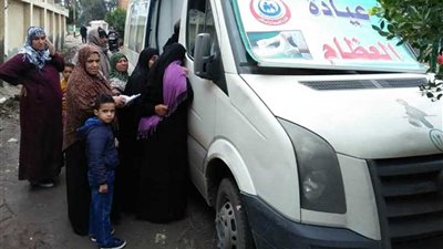 صحة الشرقية تفحص ١٩١٨ مريضا بالقافلة العلاجية بحانوت