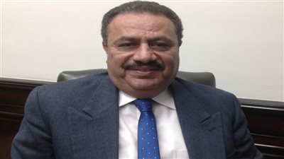 رئيس مصلحة الضرائب يطالب المموليين بتقديم الإقرارات إلكترونيا