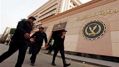 موجز الرابعة.. الشرطة توزع الورود والهدايا على المواطنين في عيدها الـ68.. والإفراج عن 3455 سجينا