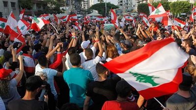 مسيرات حاشدة مناهضة للحكومة اللبنانية الجديدة في عموم شوارع بيروت