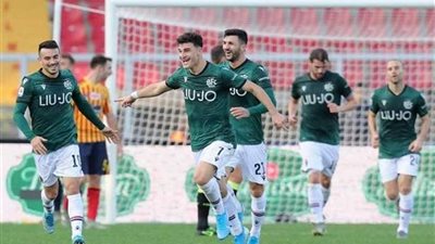 بولونيا يفوز على سبال بثلاثية في الدوري الإيطالي