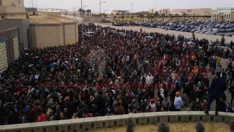 بالصور.. إقبال كبير