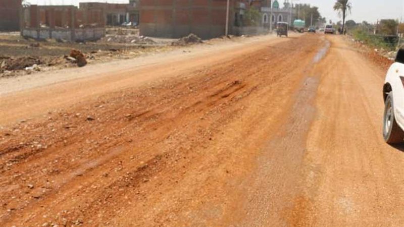 رصف طريق الدير المحرق