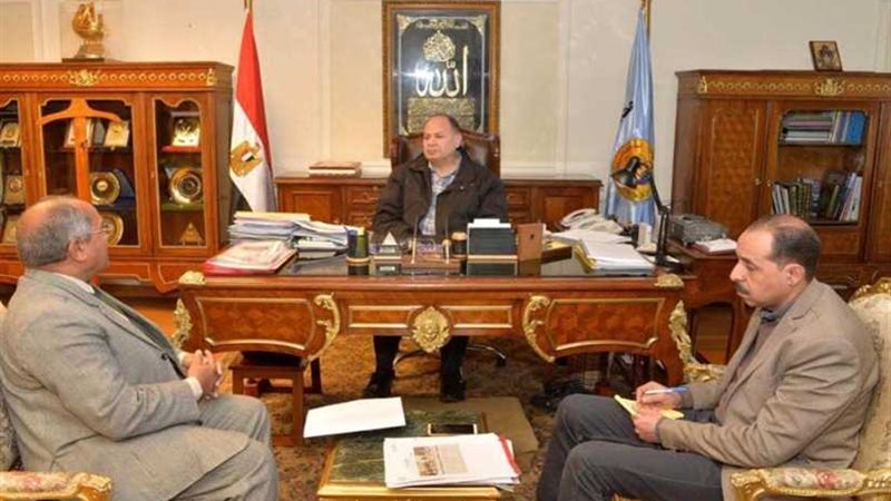 محافظ أسيوط يلتقي