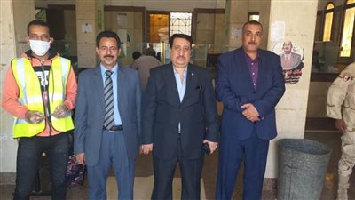 حي الكوثر بسوهاج ينسق مع البنوك والبريد لمنع تكدس أصحاب المعاشات