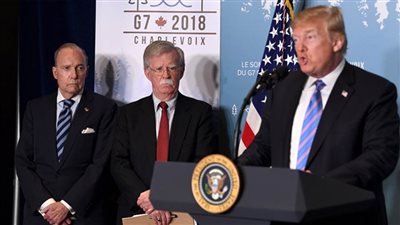 صحيفة: ترامب أبلغ بولتون إنه يريد حجب المساعدات عن أوكرانيا