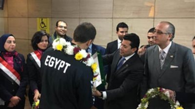 بالصور.. وزير الشباب يستقبل منتخب اليد