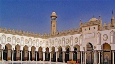 الفتوى بالأزهر: تستحب إقامة الصلاة لمن يصلي منفردًا في بيته ويجوز تركها