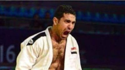 بطل الجودو: يكشف كيف يقضي وقته في الحظر