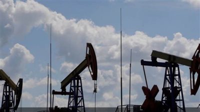 السعودية تدعو منتجي النفط لاجتماع طارئ‎ لإعادة التوازن للأسواق