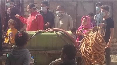 بالصور.. شباب ابن العاص يطهرون الشوارع ضد 