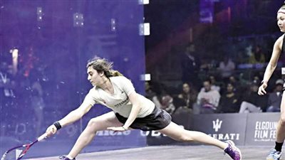 بالصور.. نور الشربيني تواجه كورونا بمهارة خاصة بتحدي المناديل