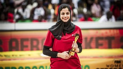 الأهلى يعير 