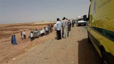 مصرع وإصابة 4 في انقلاب سيارة برأس سدر