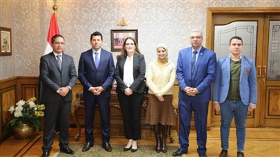 وزير الرياضة يستقبل سفيرة كوبا