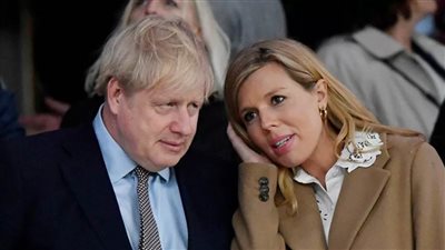 خطيبة بوريس جونسون تقول إنها شعرت بأعراض كورونا ثم بدأت فى التحسن