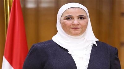 وزيرة التضامن تفتتح أحد المطاعم جميع طاقمه من ذوي الإعاقة 