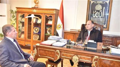 محافظ أسيوط يلتقي وكيل وزارة الشباب