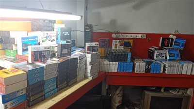 ضبط محل يتاجر في أجهزة فك 